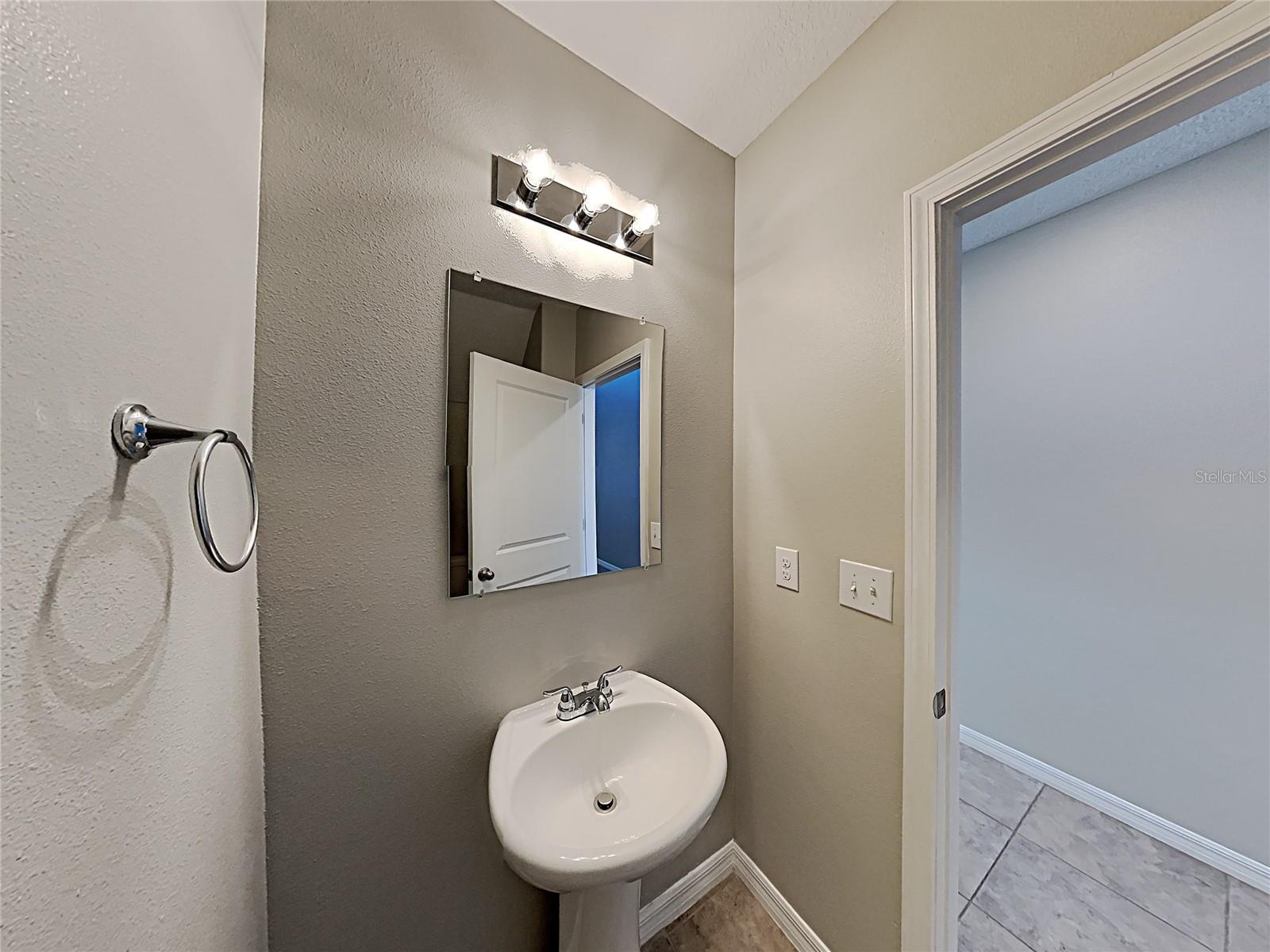 Image 40 of 51 For 15320 Broad Brush Drive