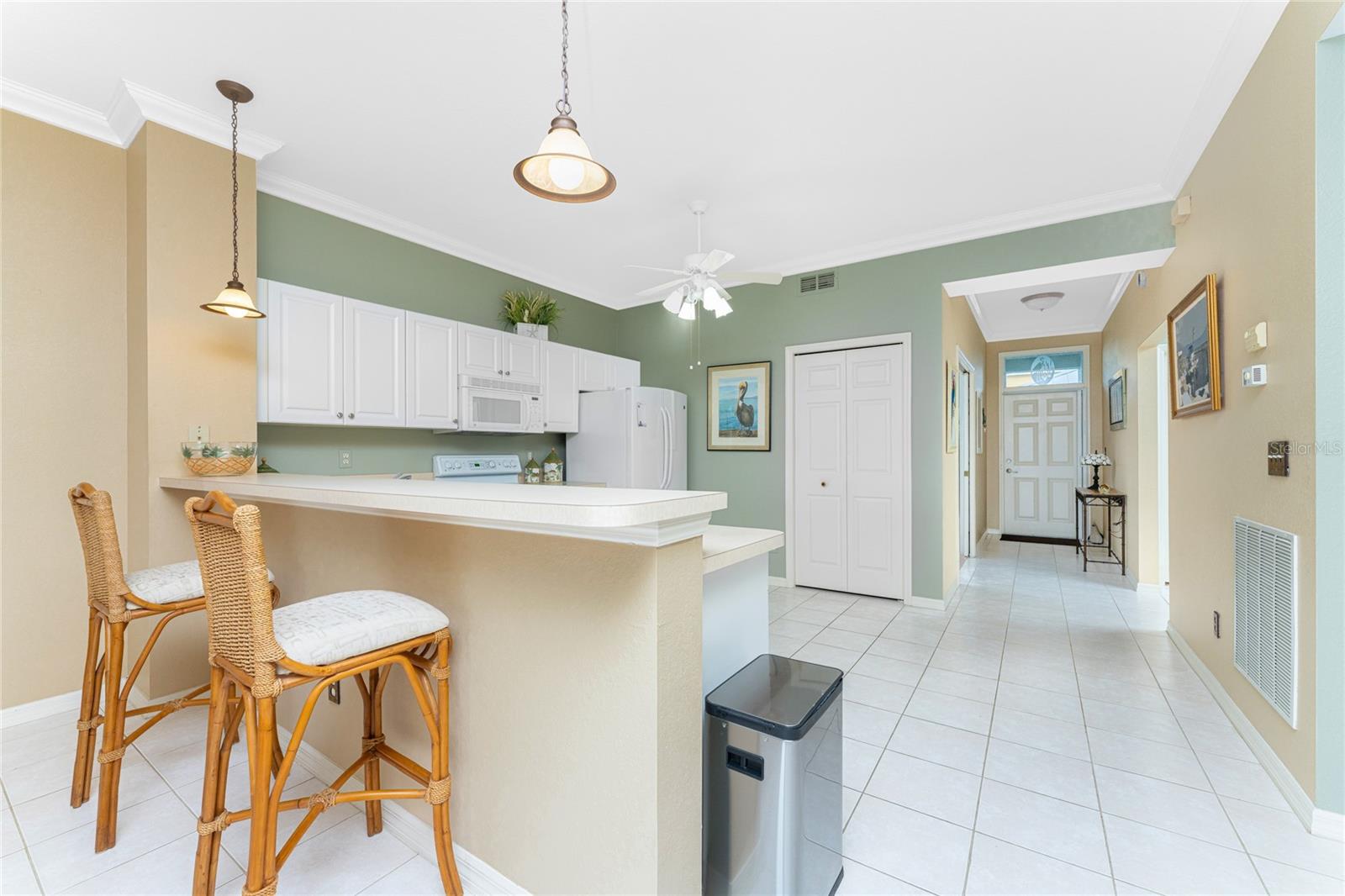 Image 13 of 56 For 2002 Bal Harbor Boulevard 1311