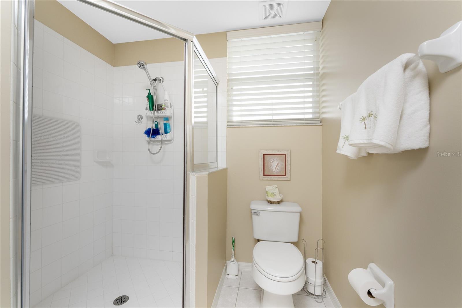 Image 25 of 56 For 2002 Bal Harbor Boulevard 1311