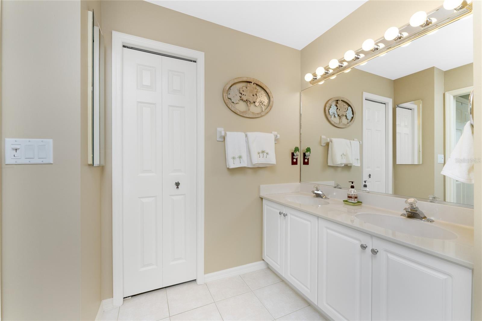 Image 26 of 56 For 2002 Bal Harbor Boulevard 1311