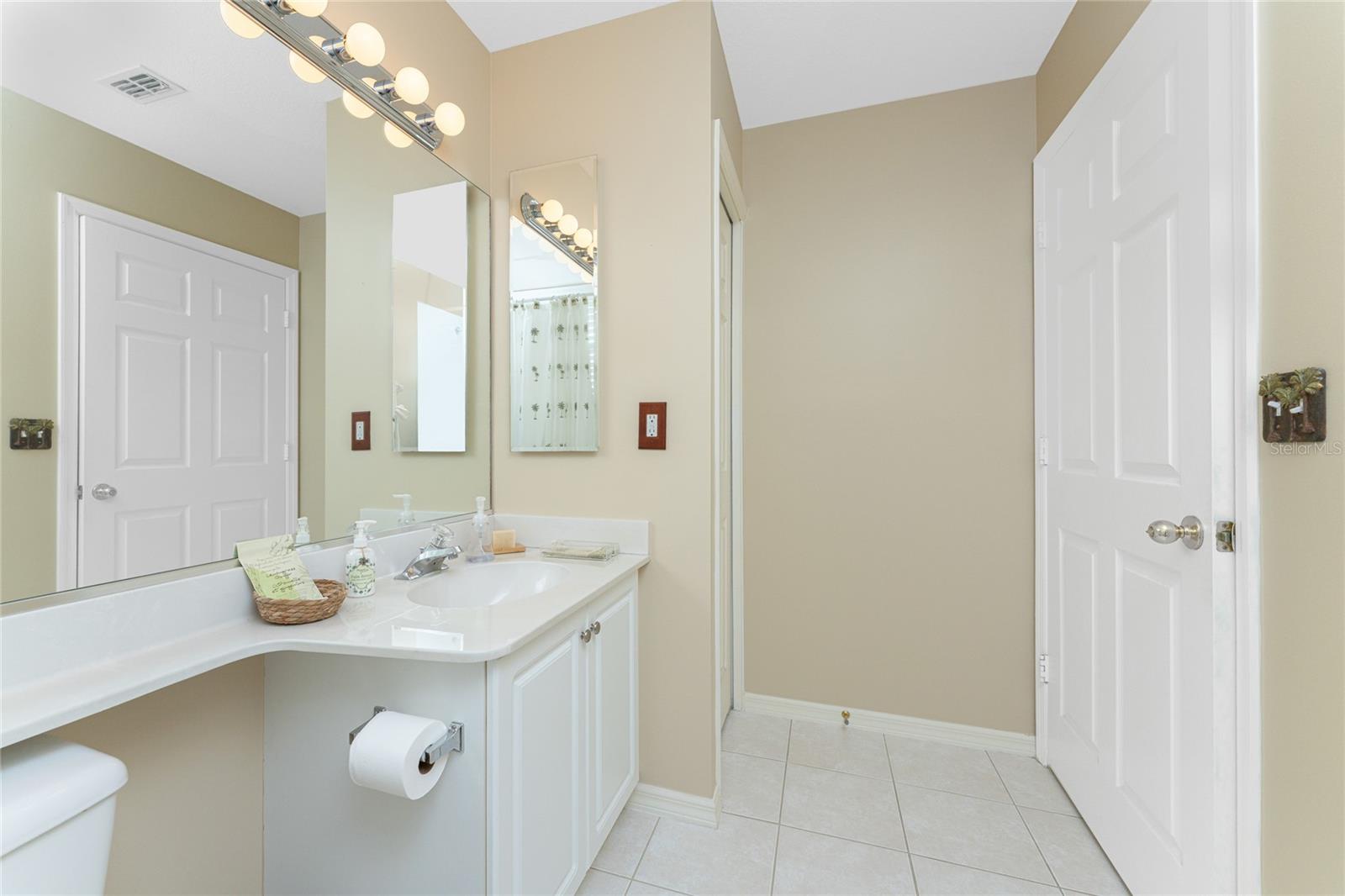 Image 30 of 56 For 2002 Bal Harbor Boulevard 1311