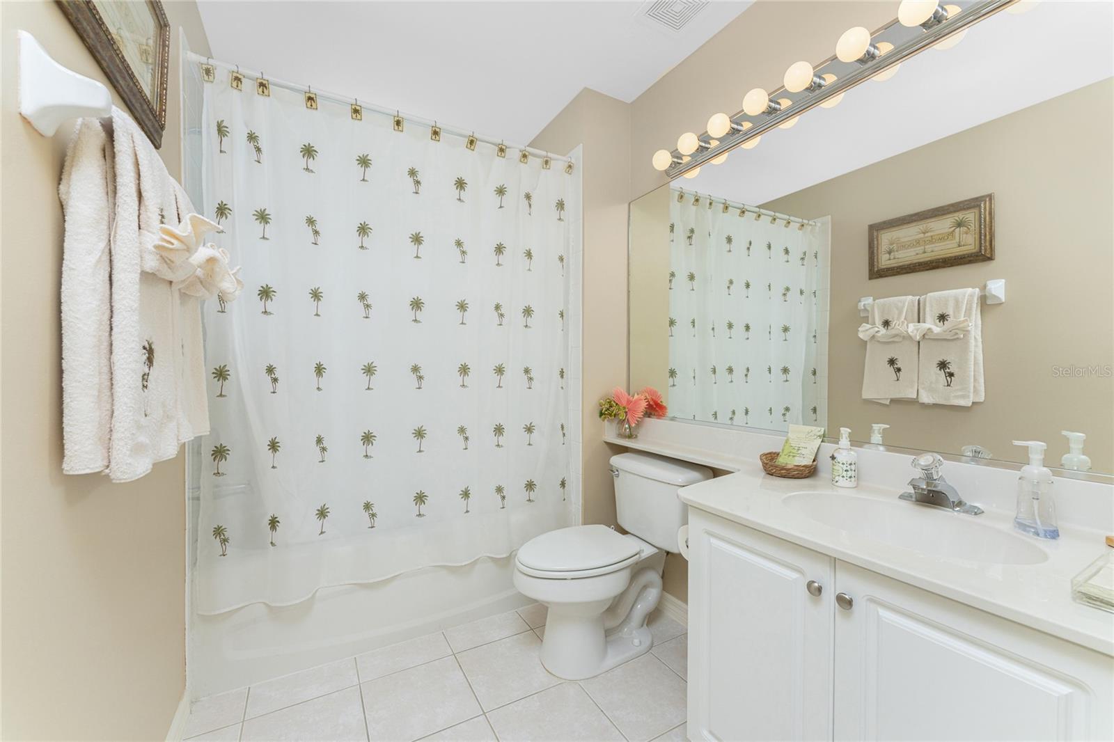 Image 32 of 56 For 2002 Bal Harbor Boulevard 1311