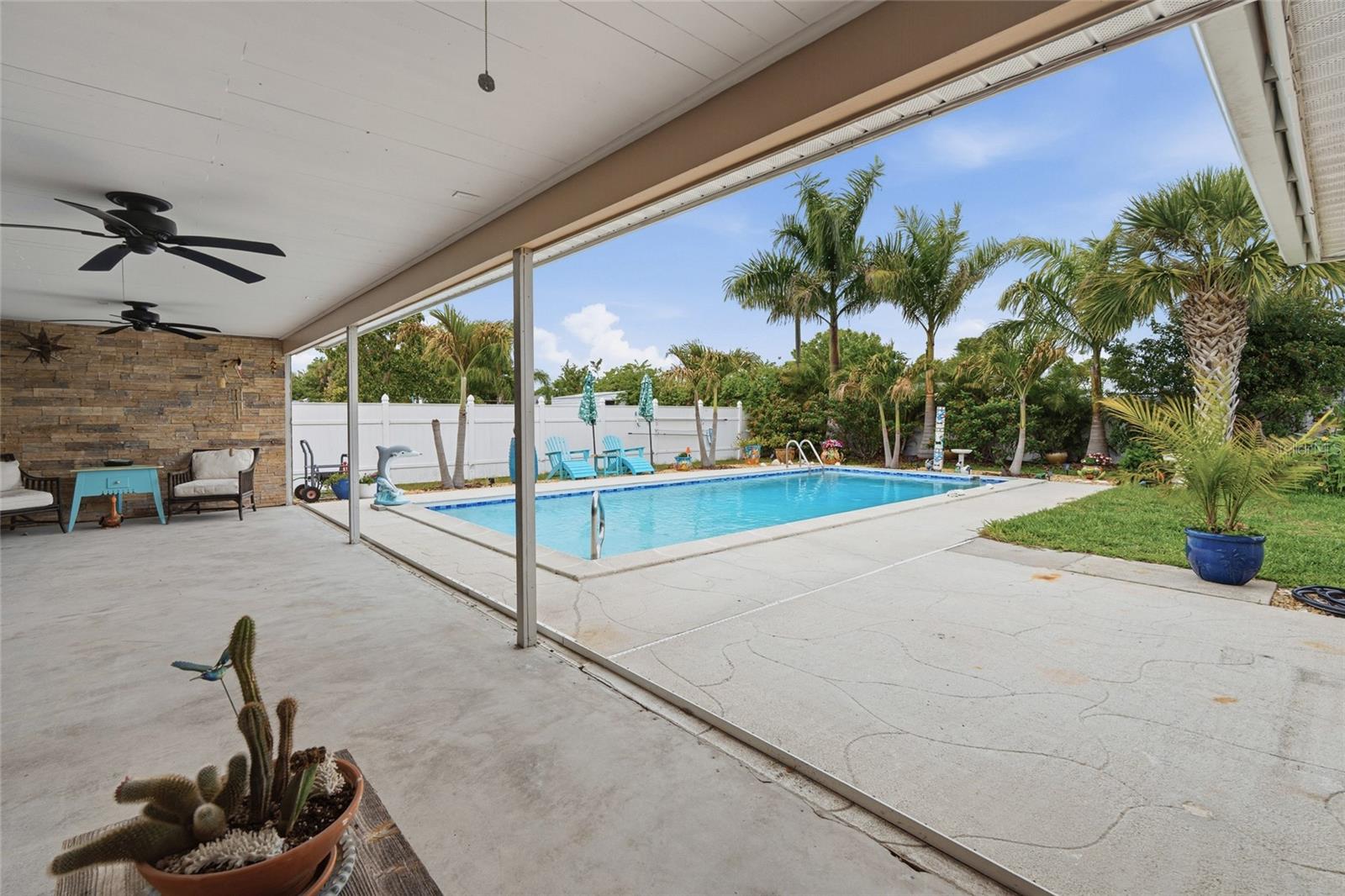 Image 23 of 34 For 22198 New York Avenue