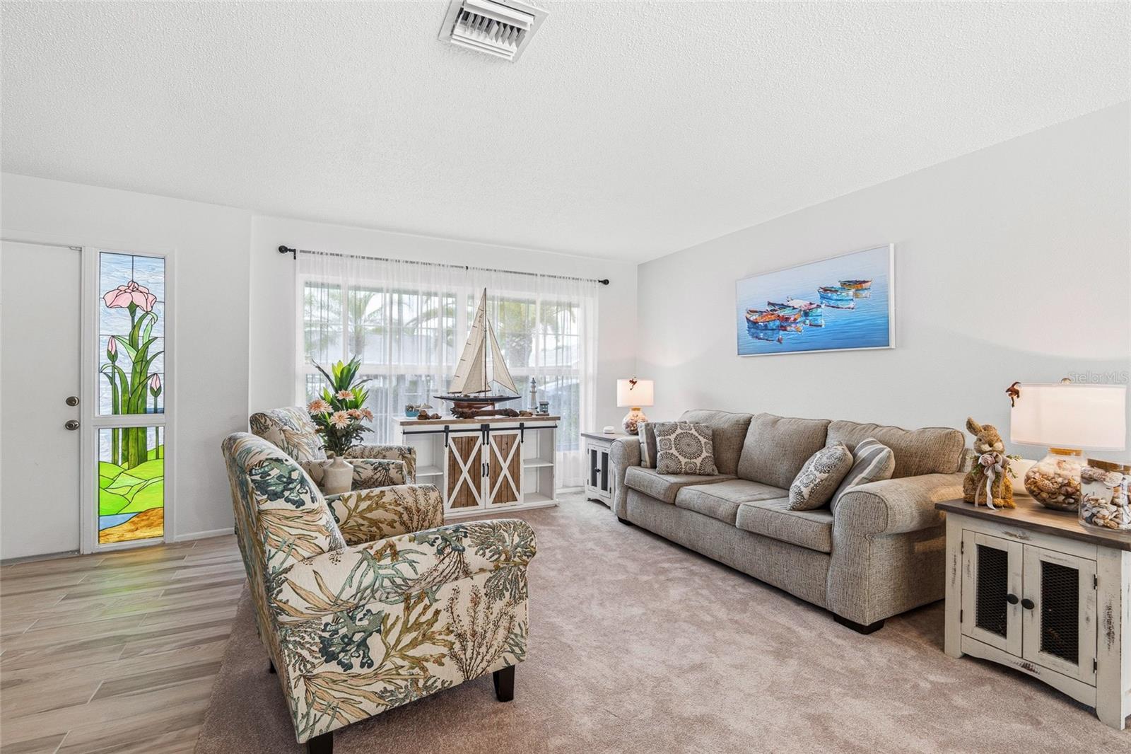 Image 5 of 34 For 22198 New York Avenue