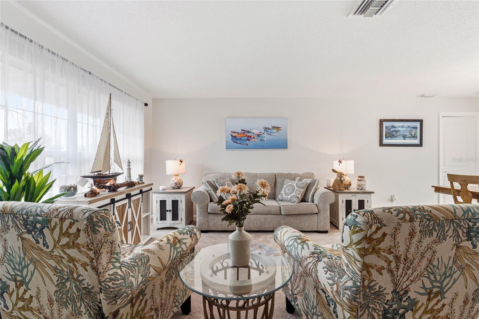 Image 6 of 34 For 22198 New York Avenue