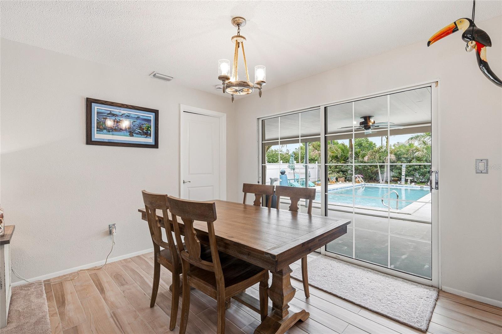 Image 7 of 34 For 22198 New York Avenue