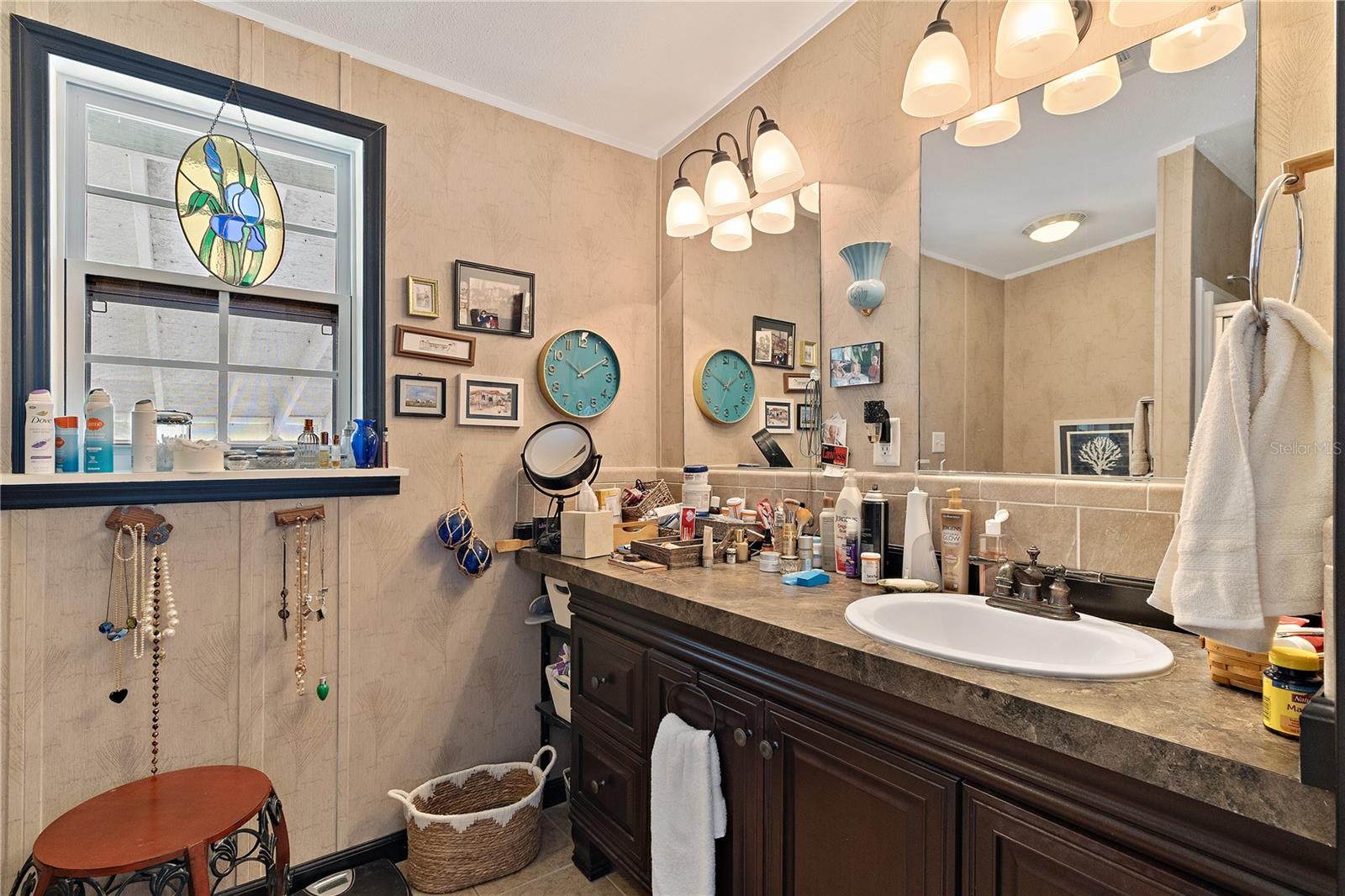 Image 22 of 47 For 4200 Almar Drive