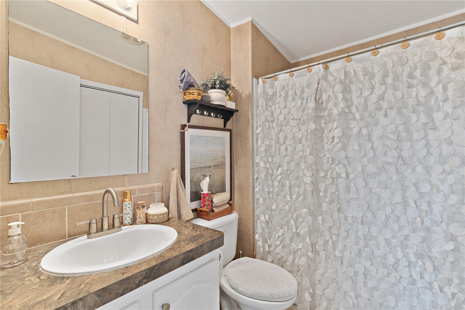 Image 26 of 47 For 4200 Almar Drive