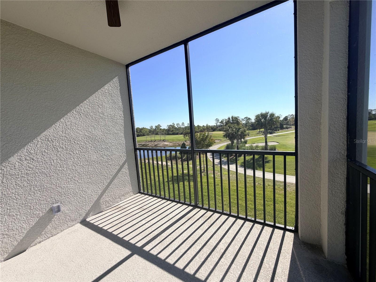 Listing photo id 23 for 17570 Opal Sand Drive 208