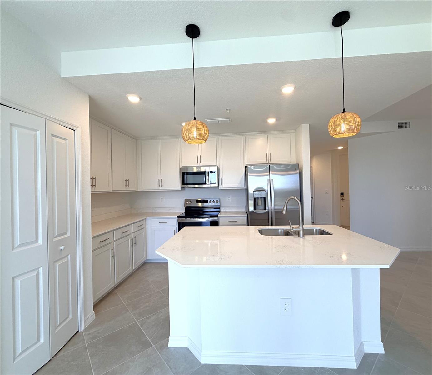Listing photo id 2 for 17570 Opal Sand Drive 208