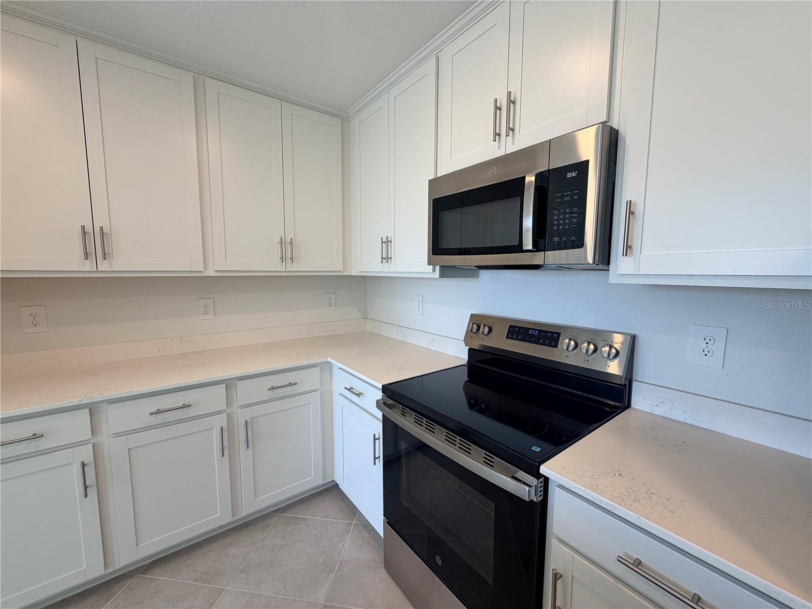 Listing photo id 3 for 17570 Opal Sand Drive 208