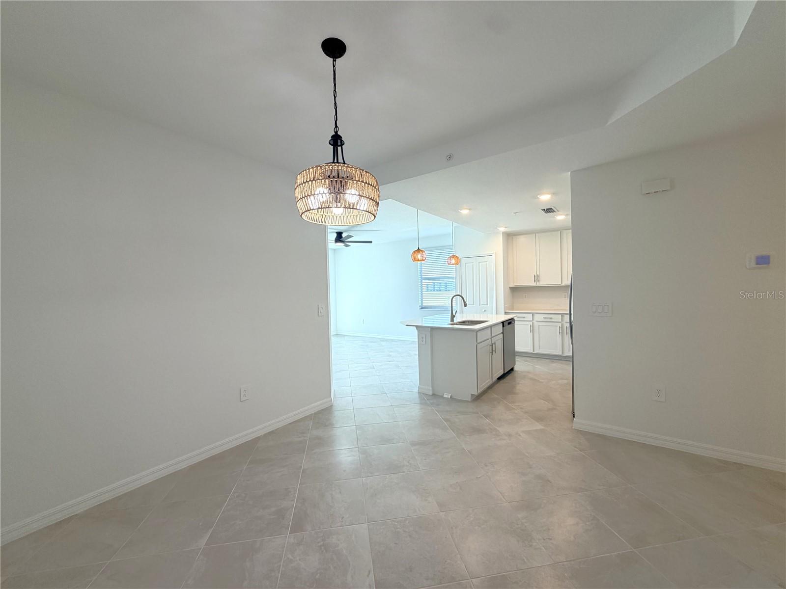 Listing photo id 5 for 17570 Opal Sand Drive 208