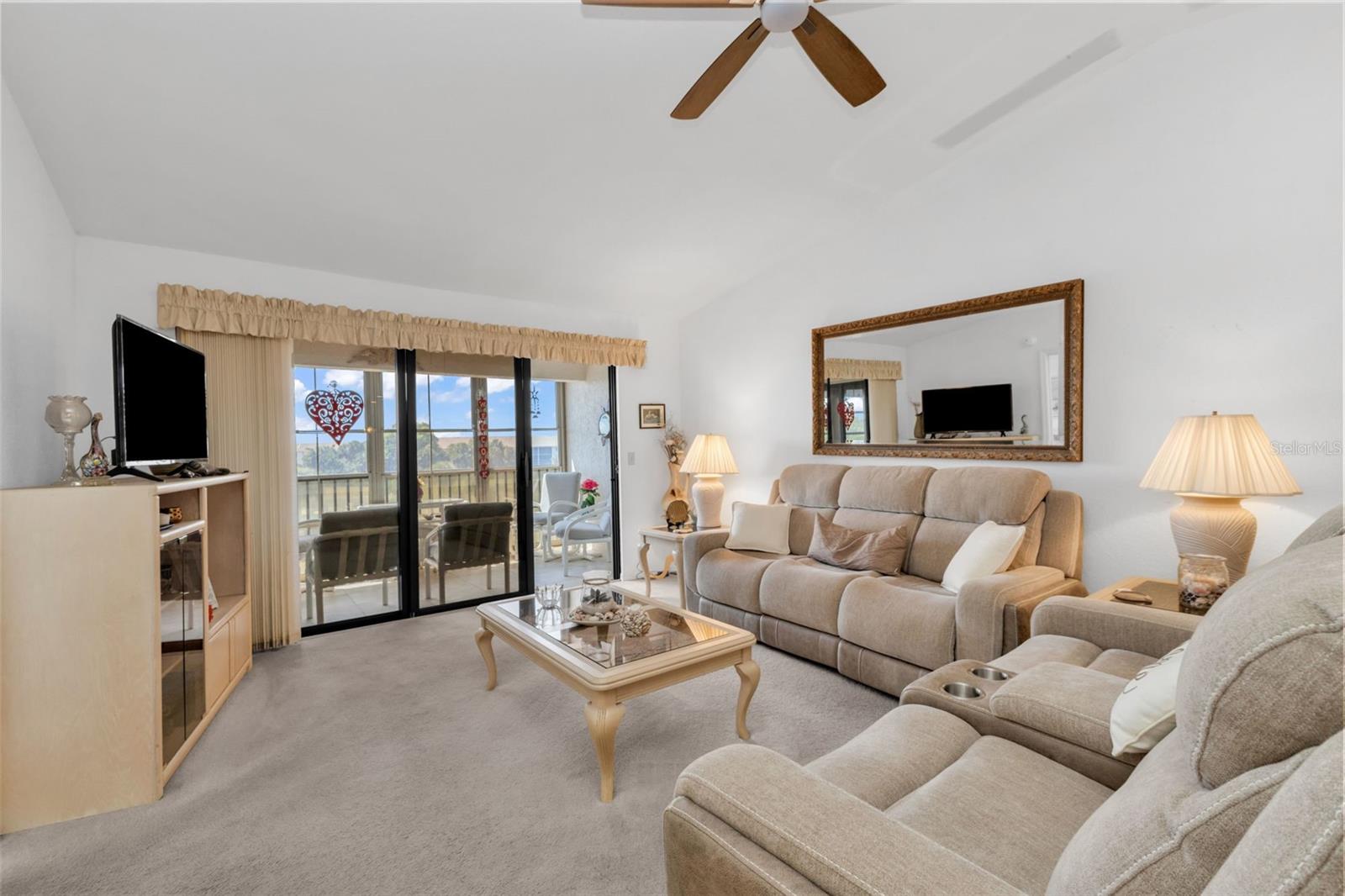 Image 12 of 40 For 175 Kings Highway 1032