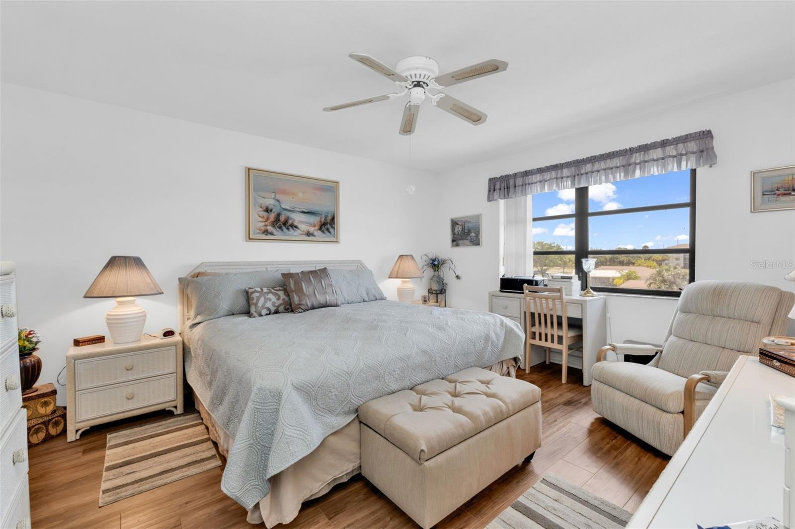 Image 16 of 40 For 175 Kings Highway 1032