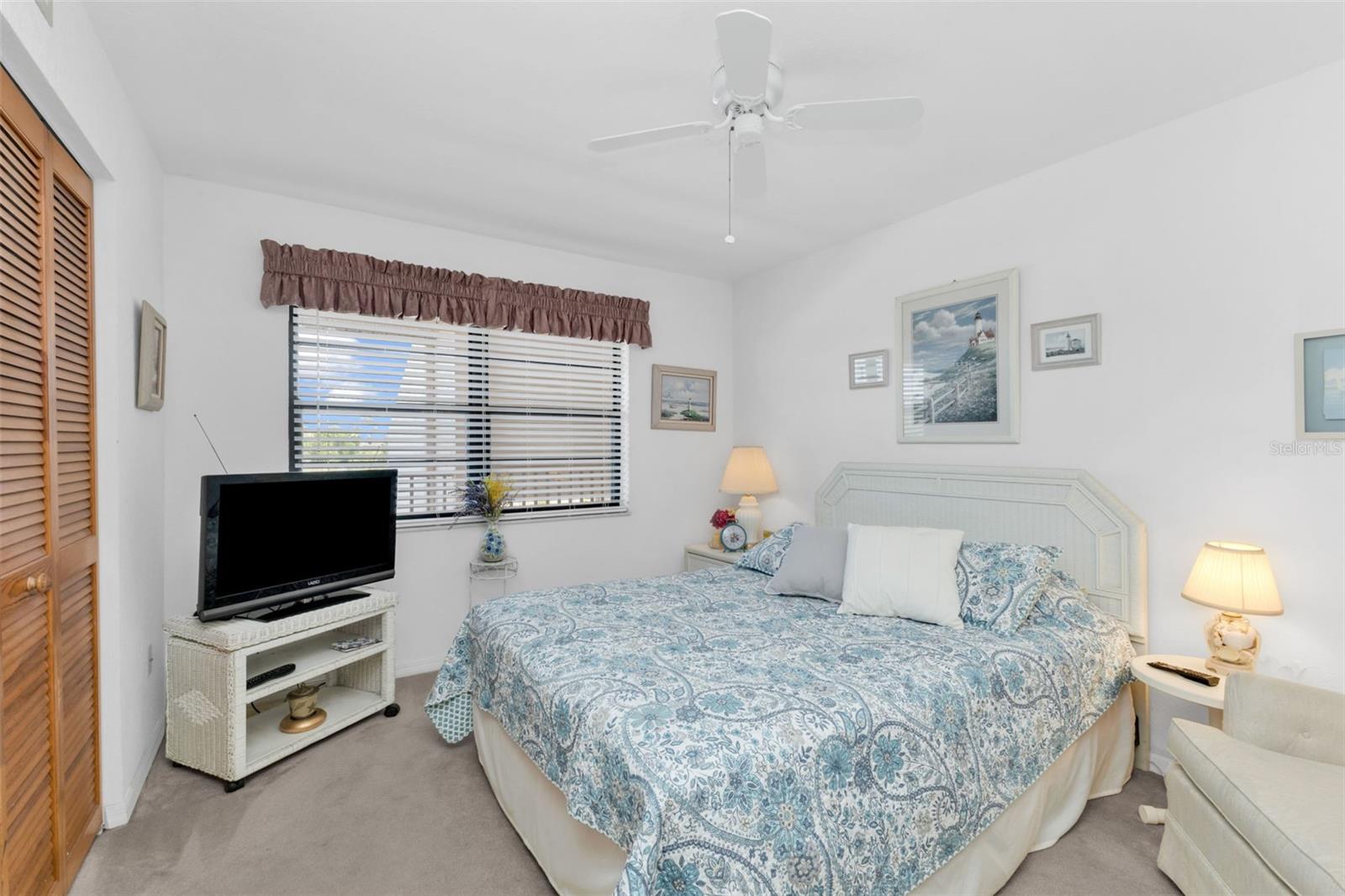 Image 21 of 40 For 175 Kings Highway 1032