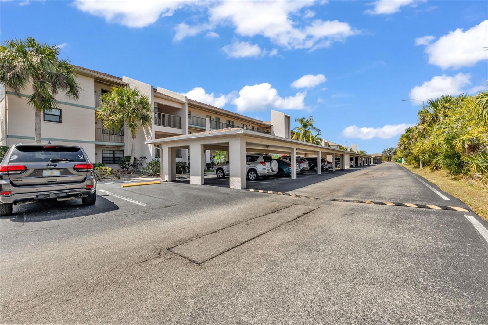 Image 24 of 40 For 175 Kings Highway 1032