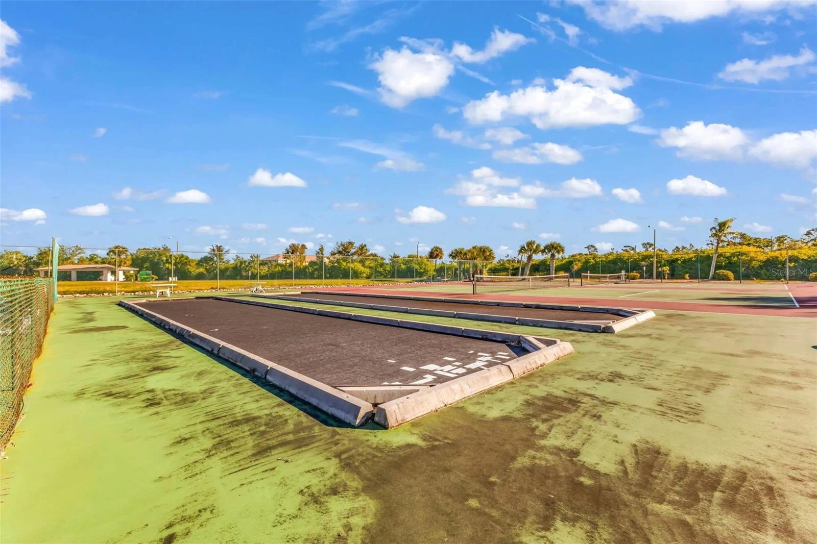 Image 30 of 40 For 175 Kings Highway 1032