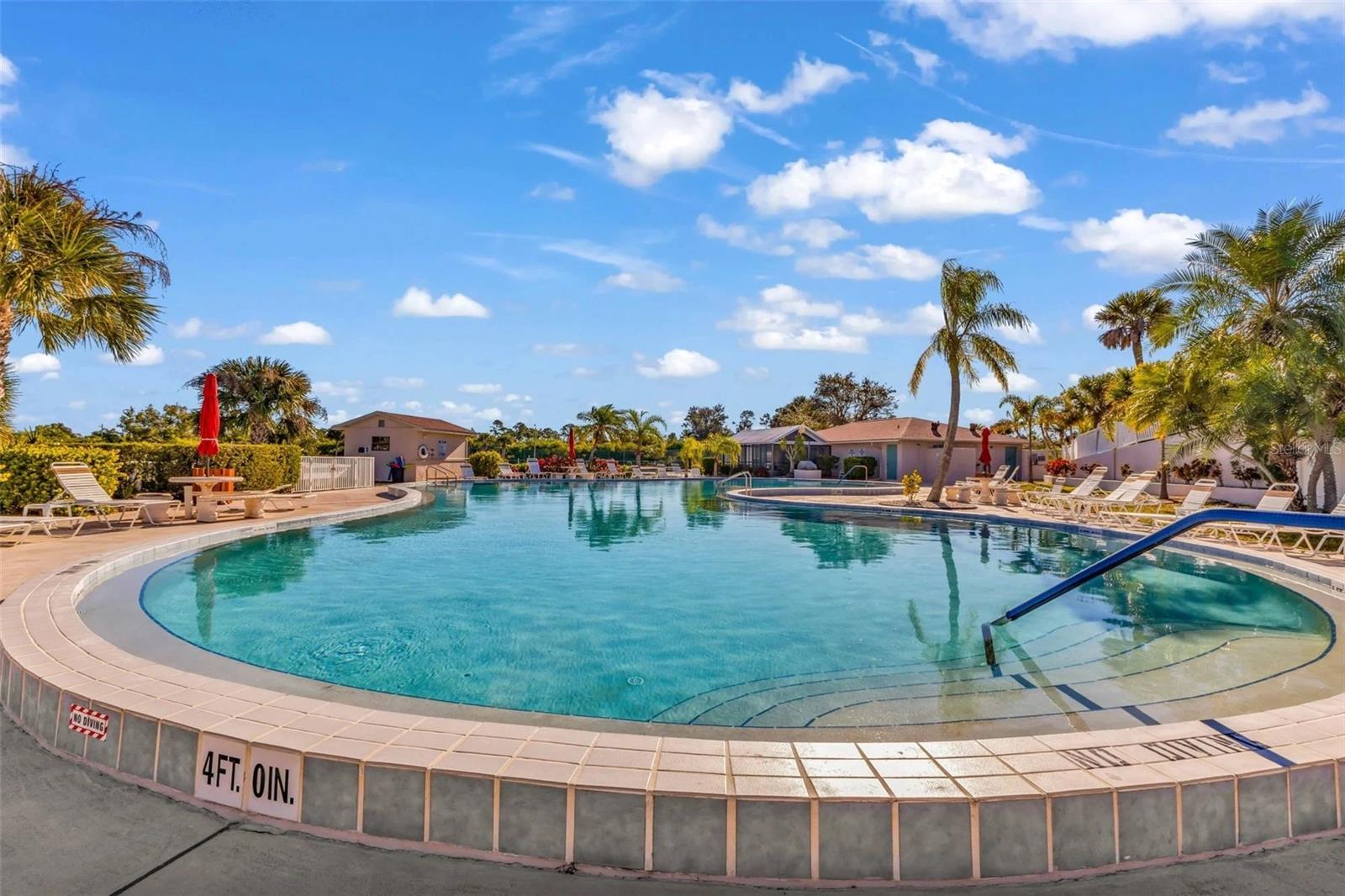 Image 34 of 40 For 175 Kings Highway 1032