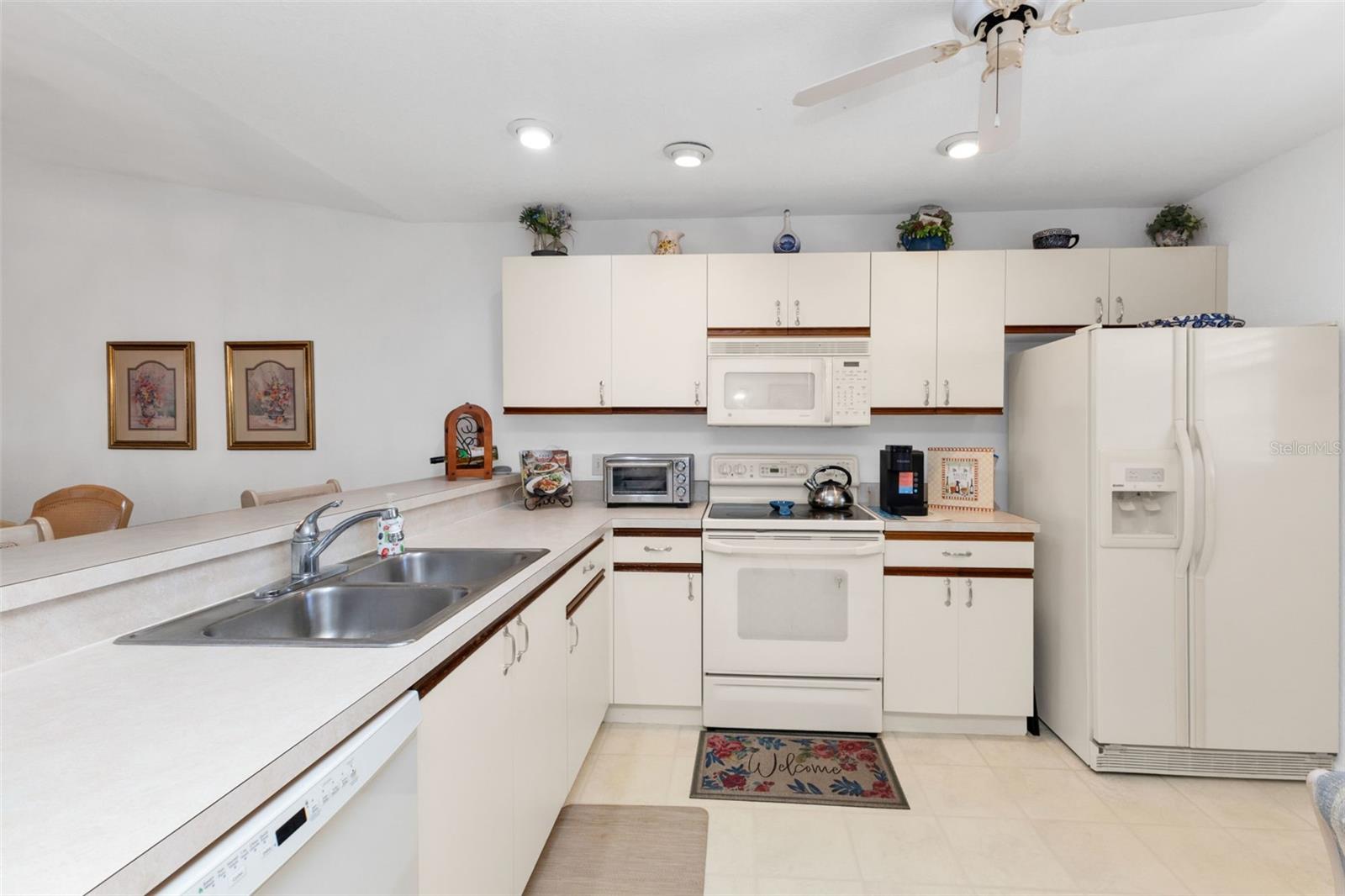 Image 4 of 40 For 175 Kings Highway 1032