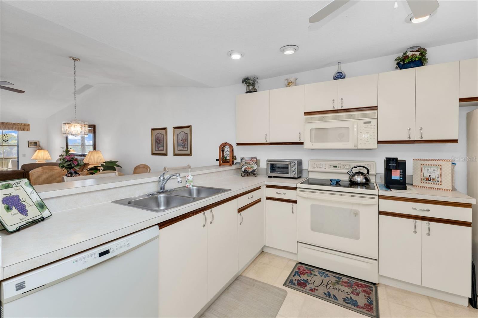 Image 5 of 40 For 175 Kings Highway 1032