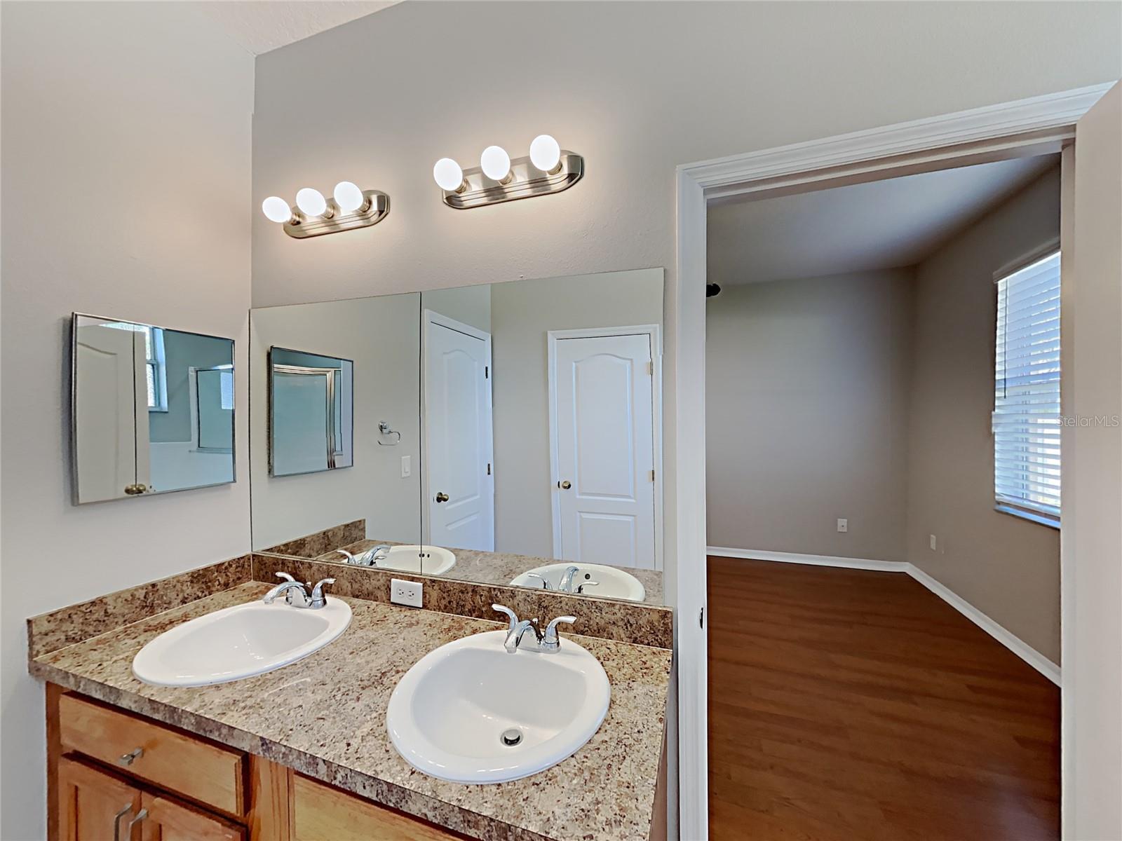 Image 9 of 24 For 4020 Langdrum Drive