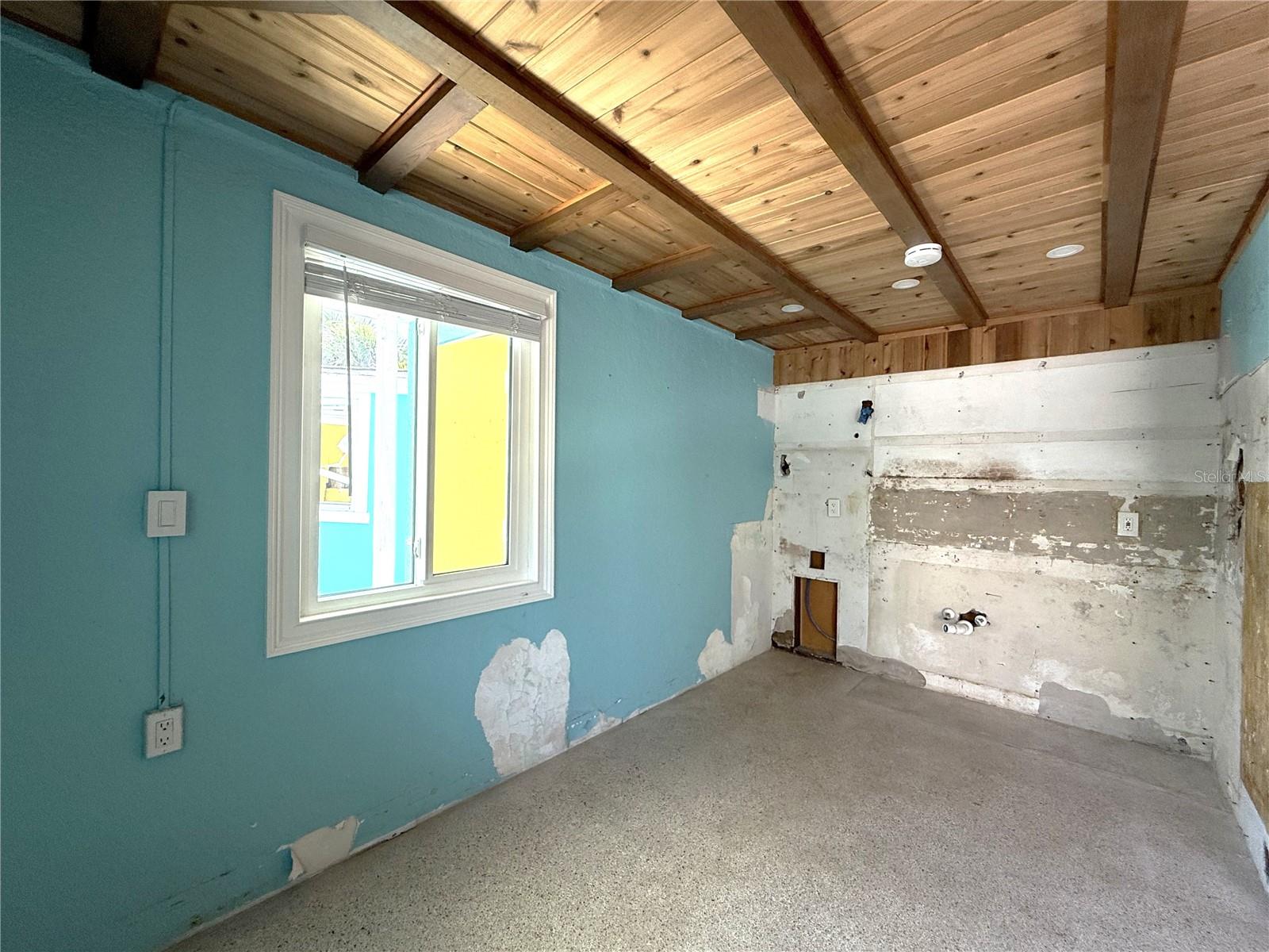 Image 10 of 67 For 1290 Shore View Drive 5