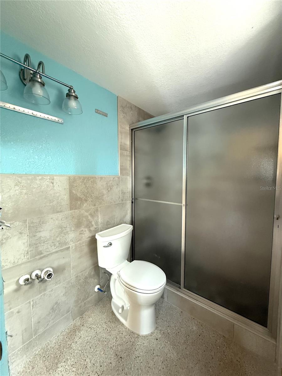 Image 15 of 67 For 1290 Shore View Drive 5