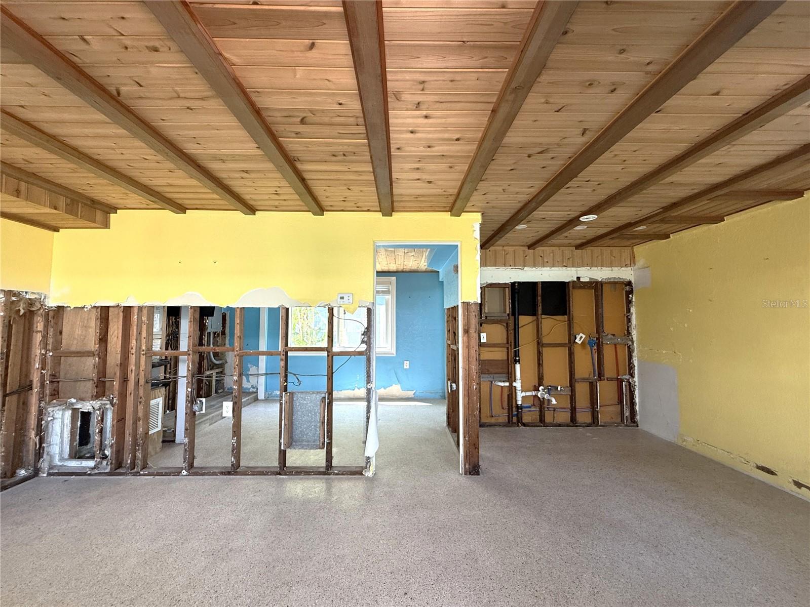 Image 16 of 67 For 1290 Shore View Drive 5