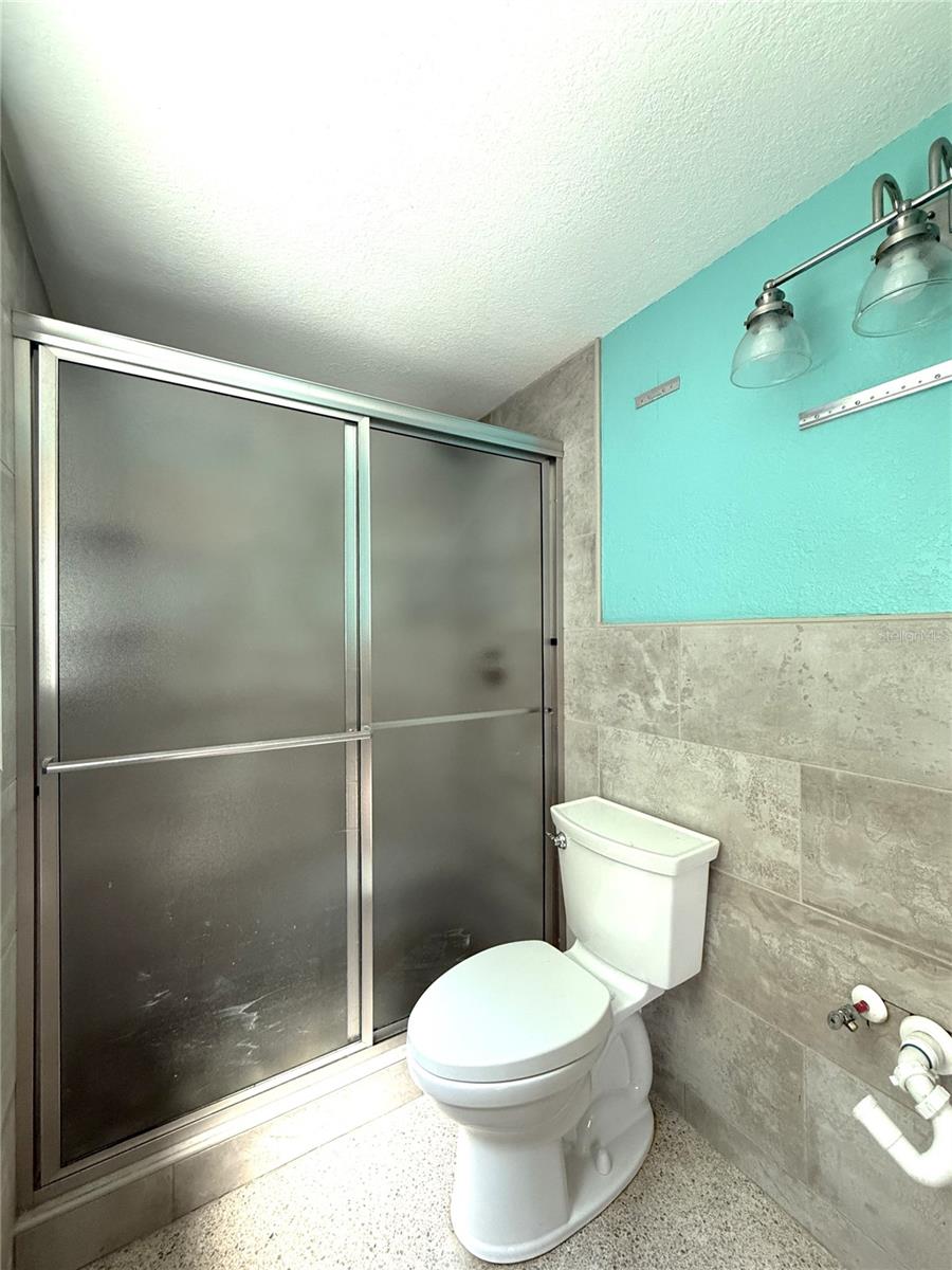 Image 22 of 67 For 1290 Shore View Drive 5