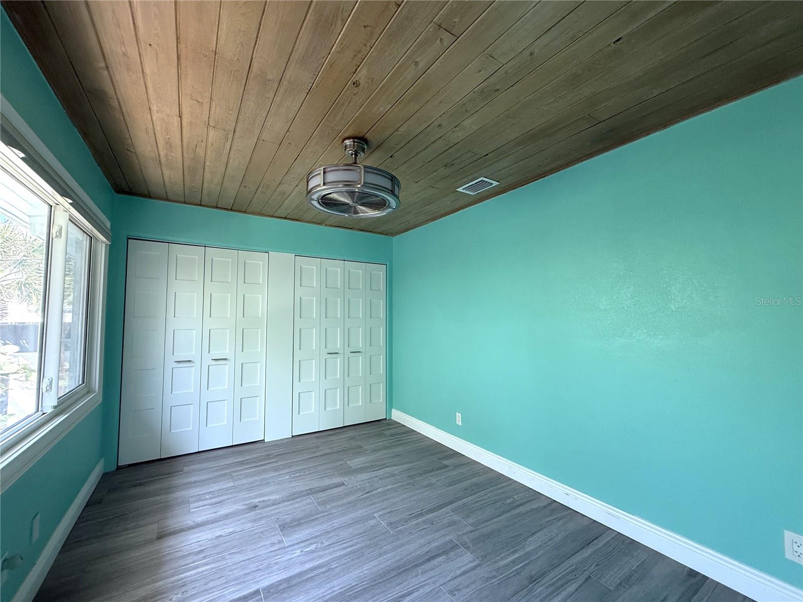 Image 36 of 67 For 1290 Shore View Drive 5