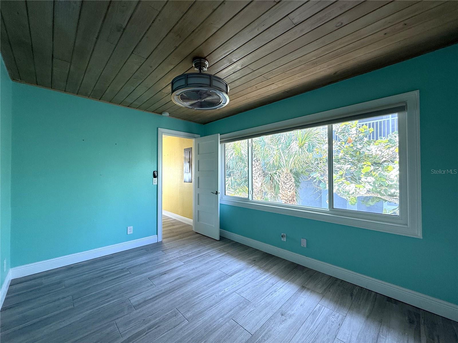 Image 37 of 67 For 1290 Shore View Drive 5