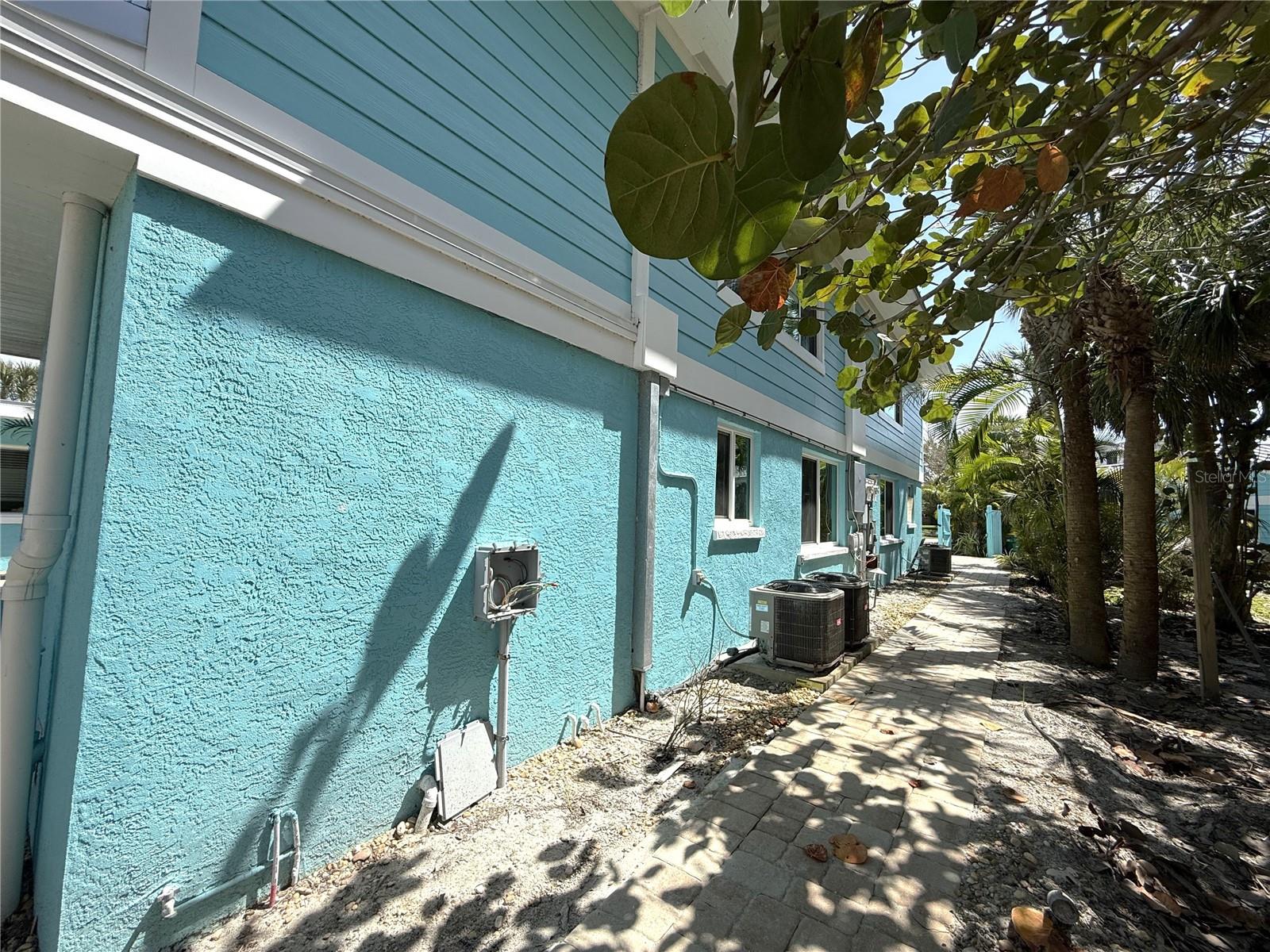 Image 5 of 67 For 1290 Shore View Drive 5