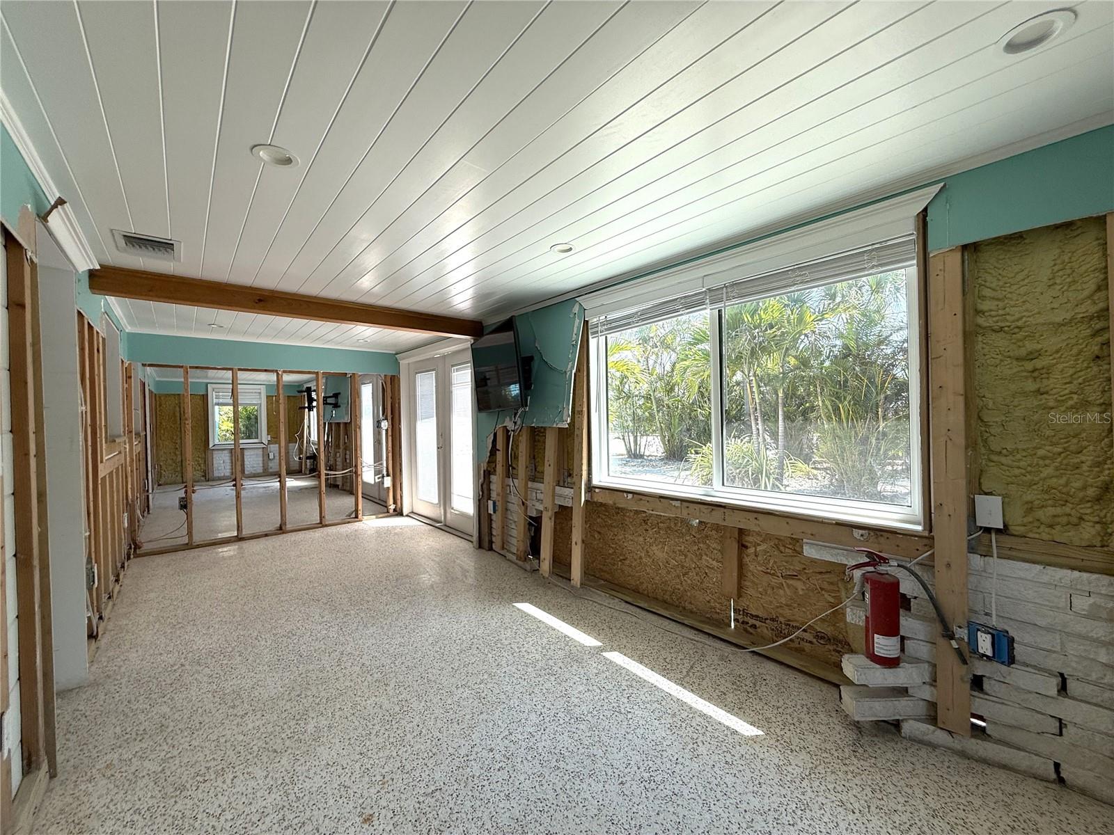 Image 51 of 67 For 1290 Shore View Drive 5