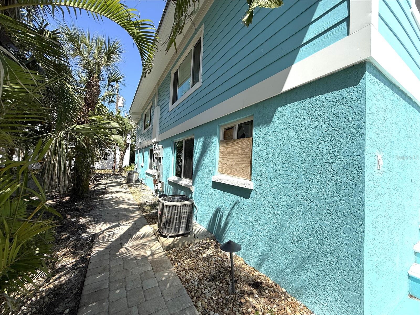 Image 6 of 67 For 1290 Shore View Drive 5