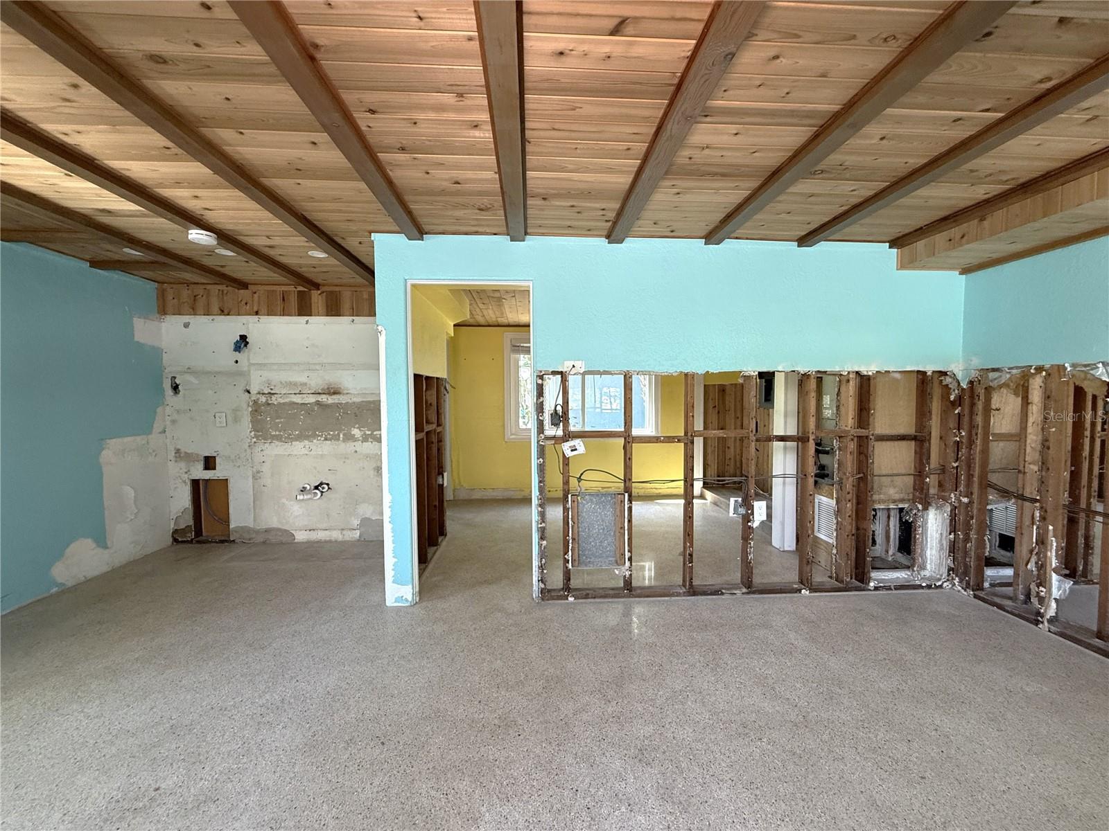 Image 9 of 67 For 1290 Shore View Drive 5