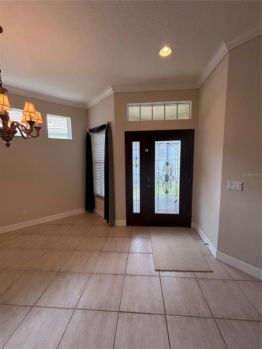 Image 16 of 40 For 132 Amora Avenue