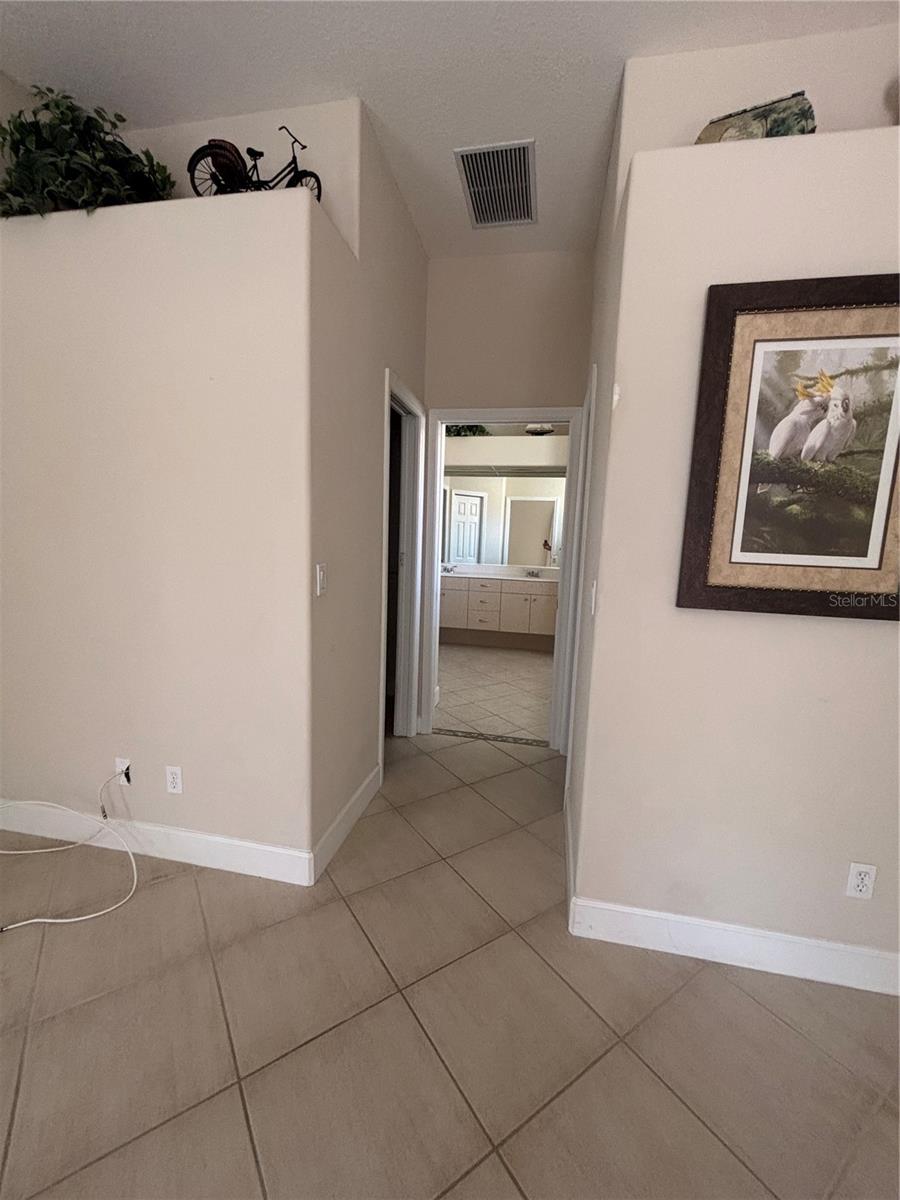 Image 19 of 40 For 132 Amora Avenue