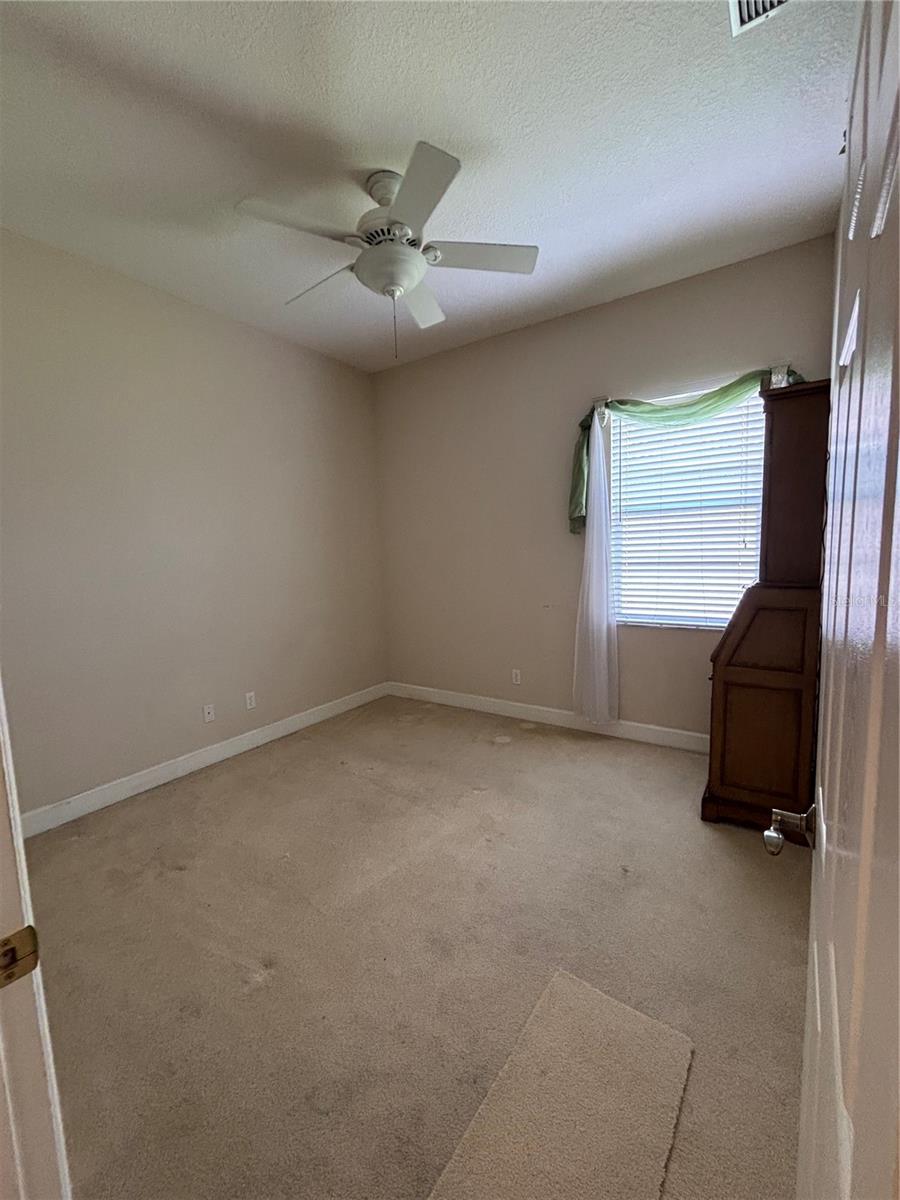 Image 23 of 40 For 132 Amora Avenue