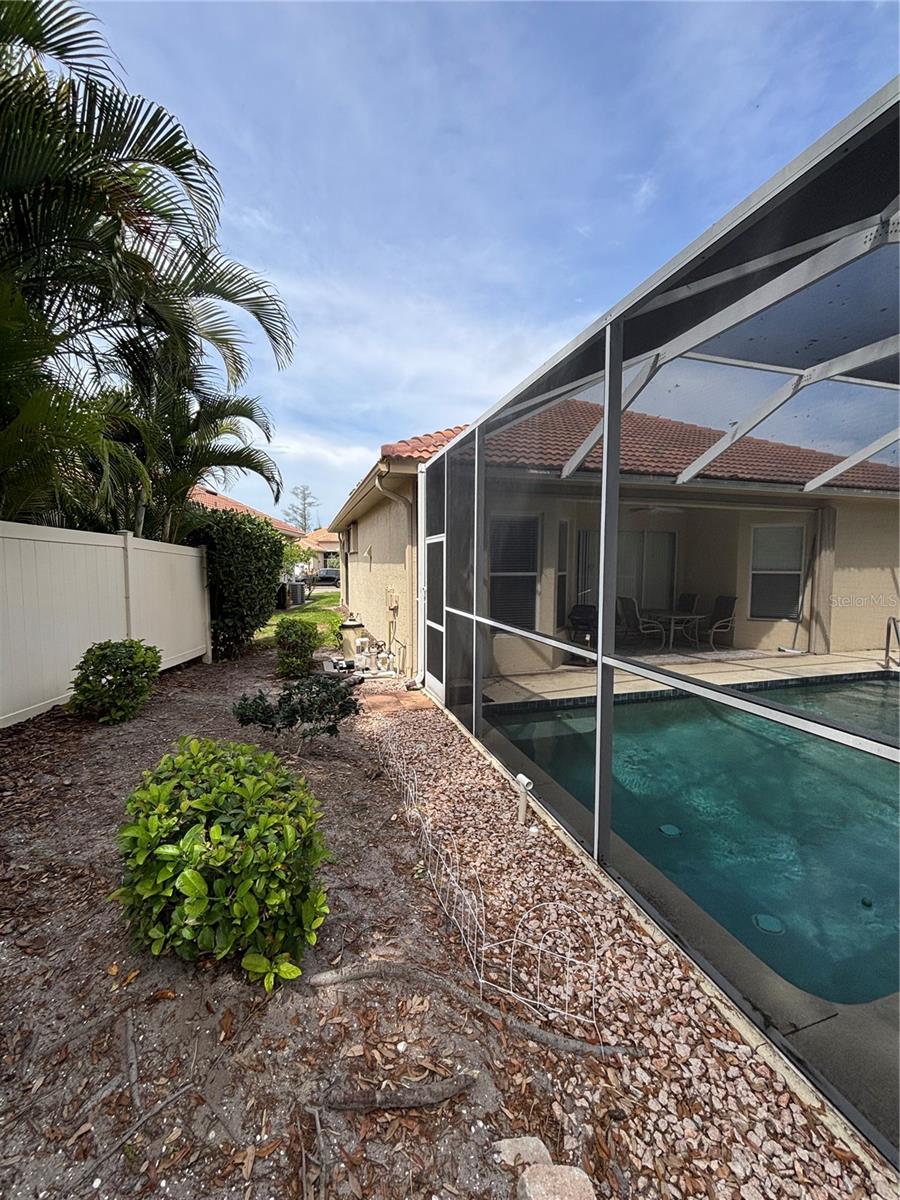 Image 33 of 40 For 132 Amora Avenue