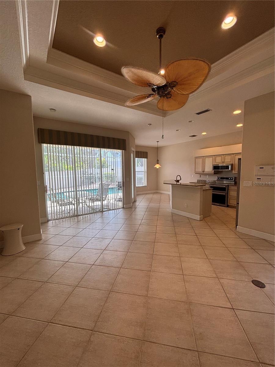 Image 7 of 40 For 132 Amora Avenue