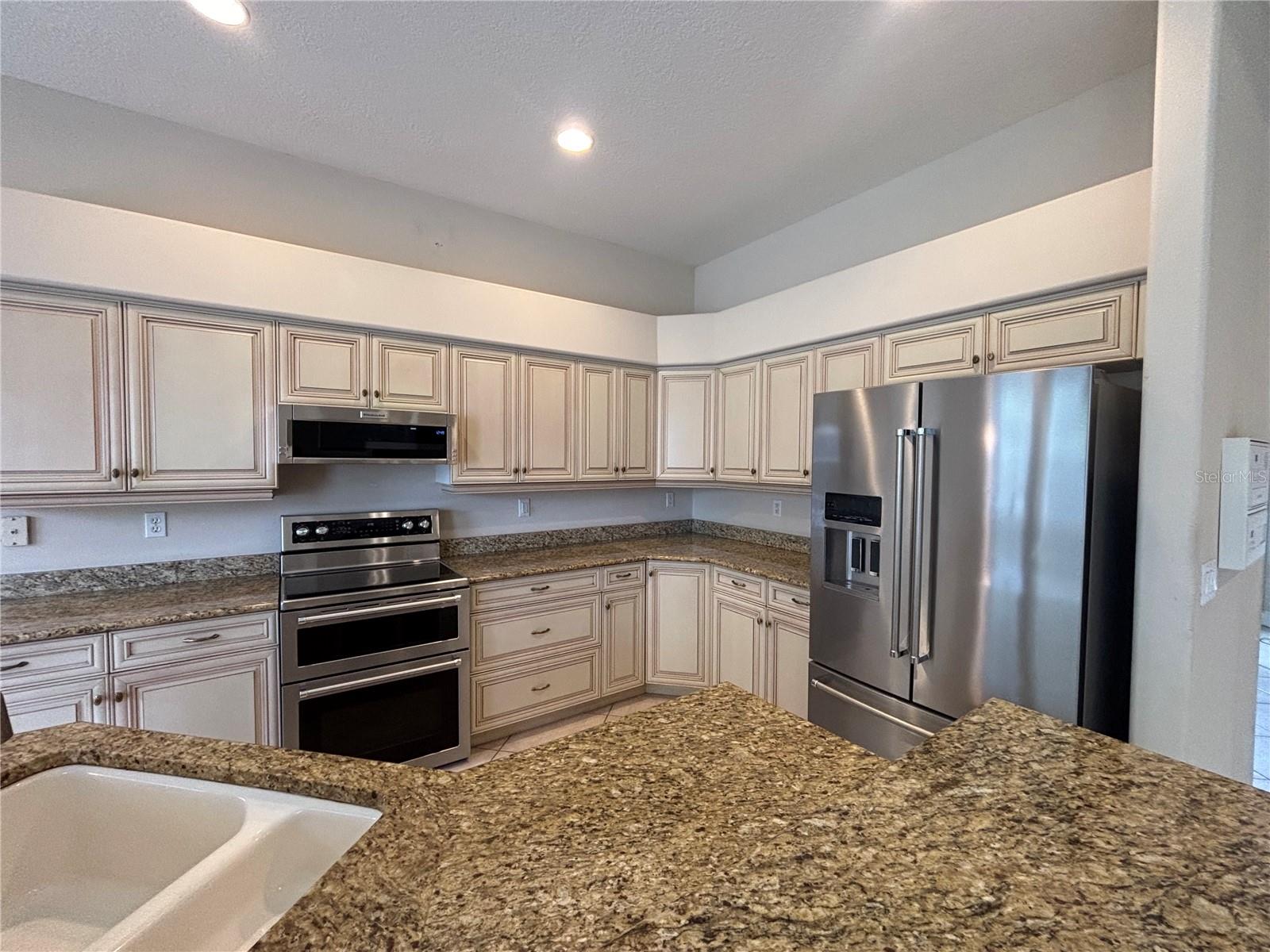 Image 8 of 40 For 132 Amora Avenue