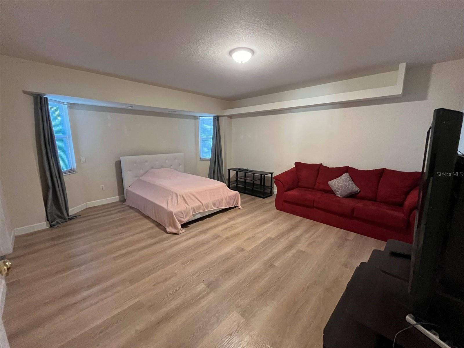 Image 18 of 24 For 4847 Luther Avenue