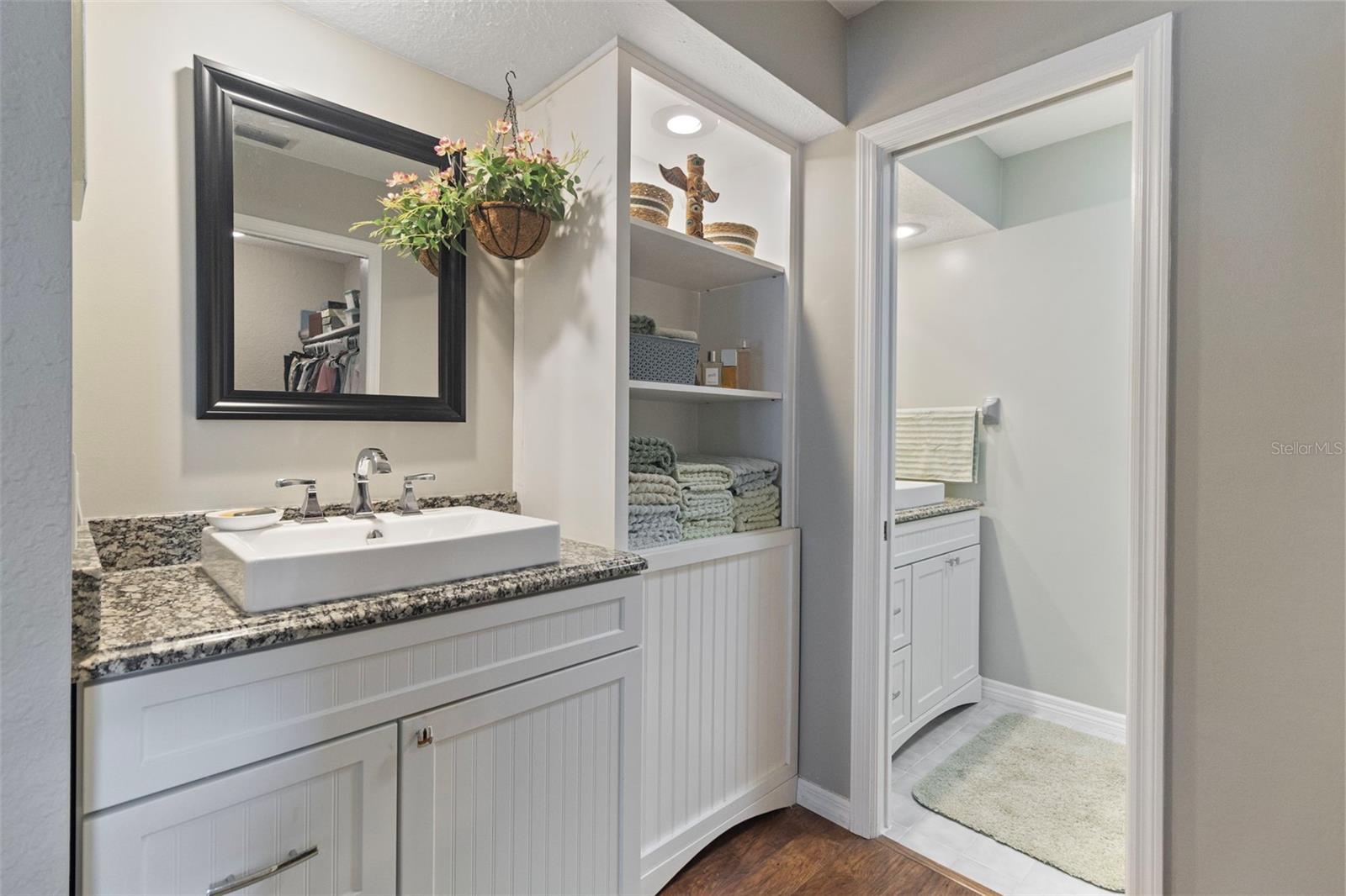 Image 19 of 61 For 22417 Glen Avenue