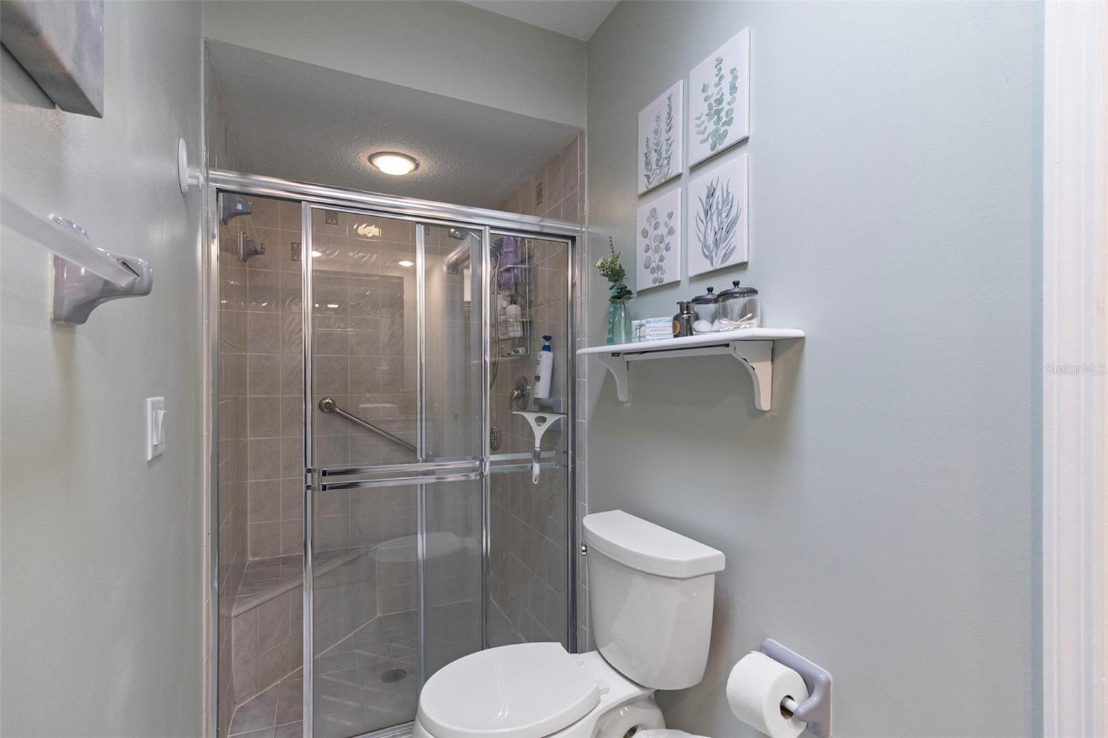 Image 22 of 61 For 22417 Glen Avenue