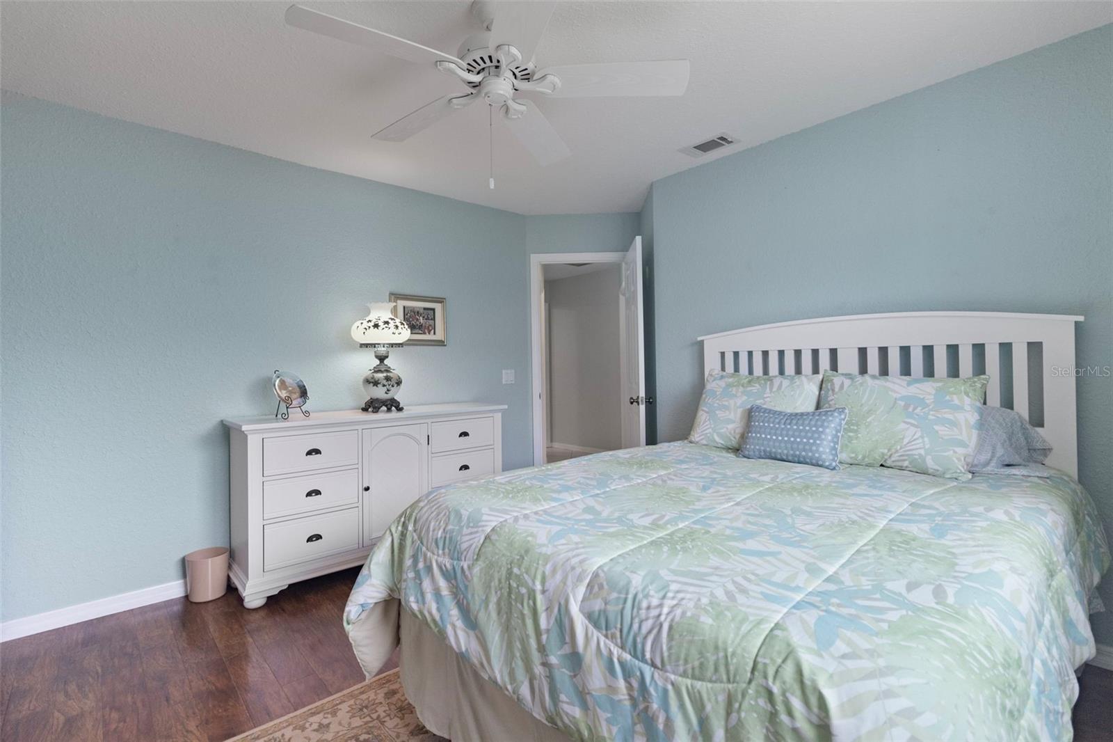 Image 26 of 61 For 22417 Glen Avenue