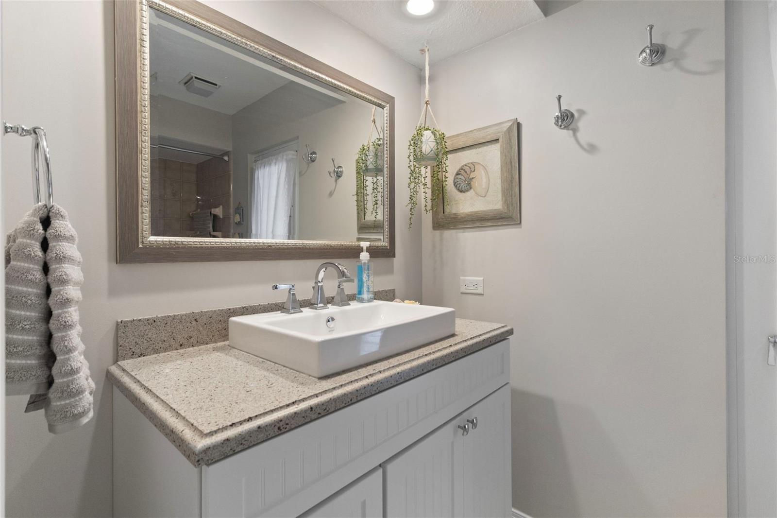 Image 29 of 61 For 22417 Glen Avenue