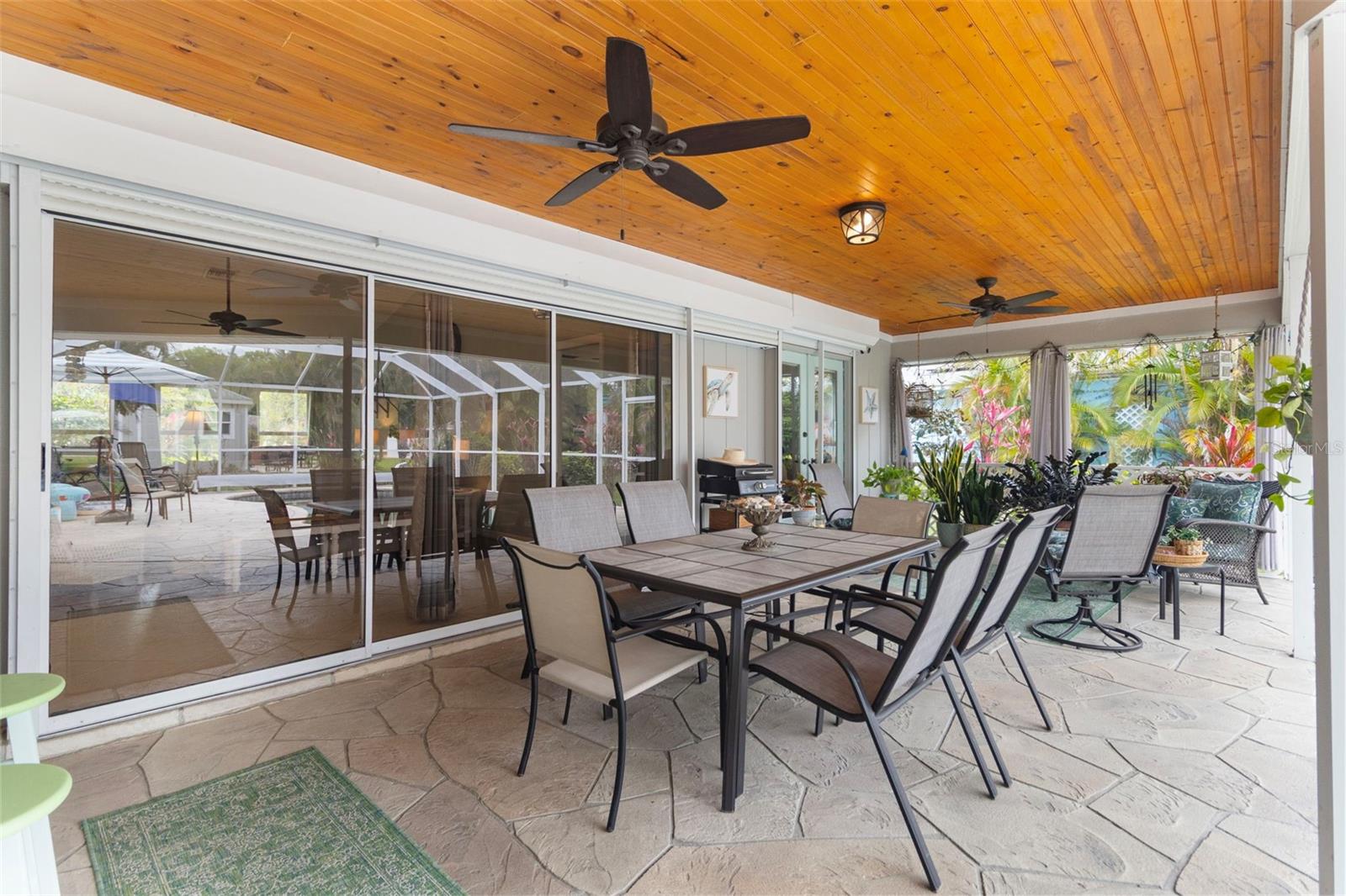 Image 32 of 61 For 22417 Glen Avenue