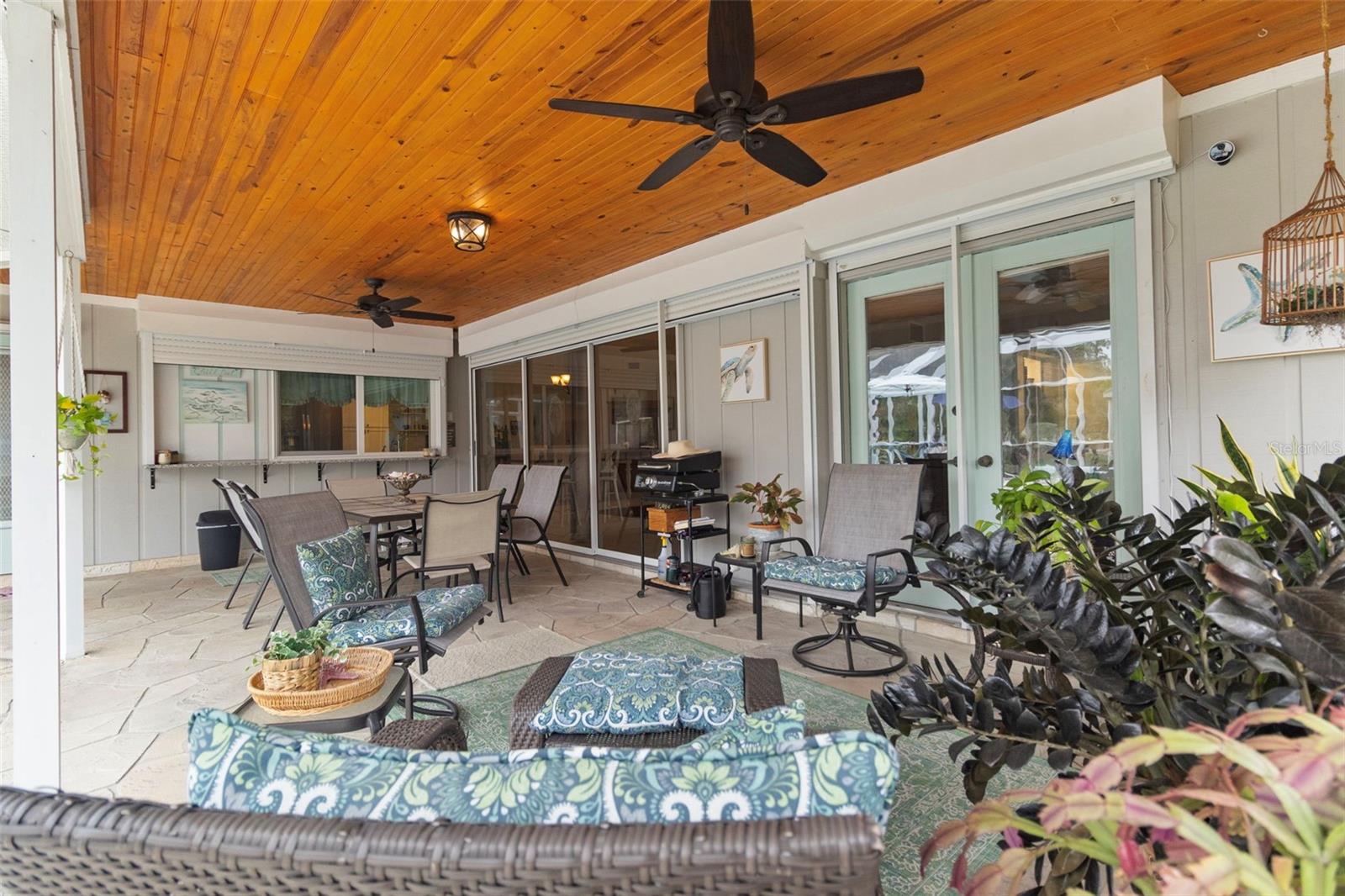 Image 33 of 61 For 22417 Glen Avenue