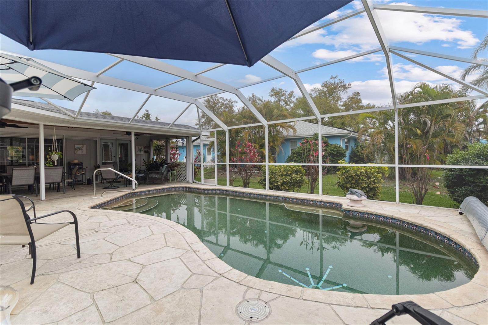 Image 37 of 61 For 22417 Glen Avenue