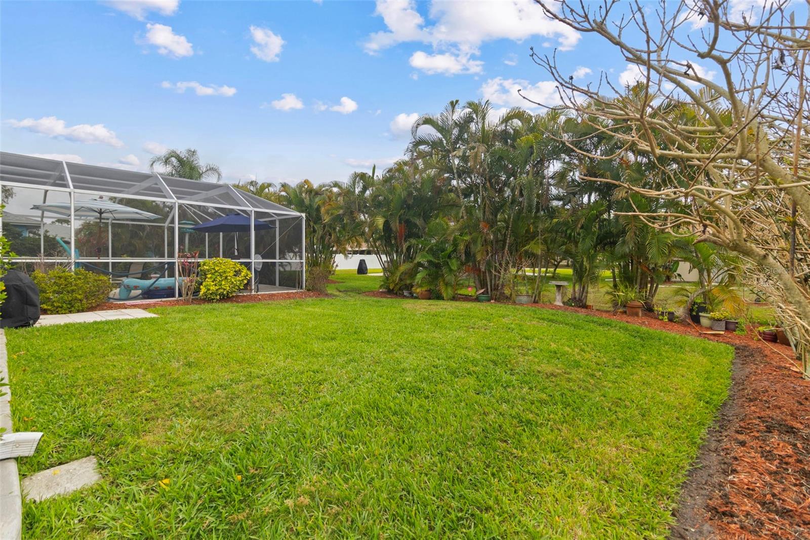 Image 42 of 61 For 22417 Glen Avenue